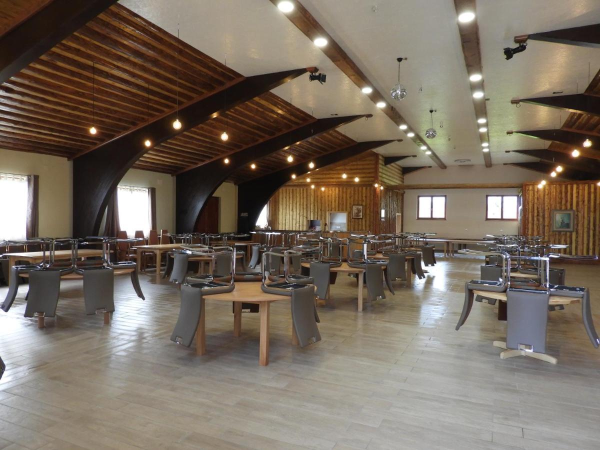 Ranch Marina Hotel Koce Ngoại thất bức ảnh