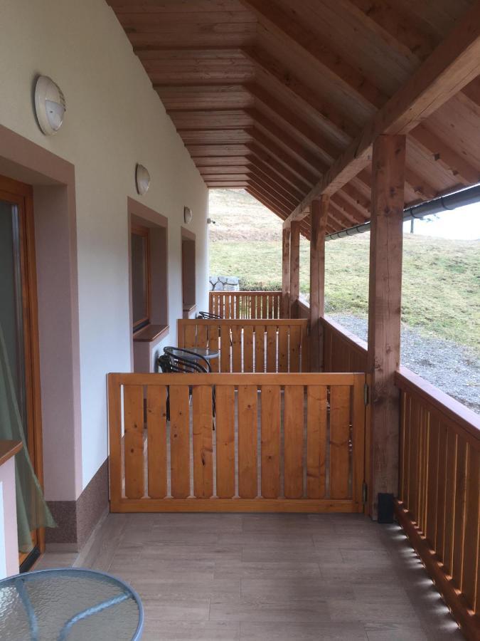 Ranch Marina Hotel Koce Ngoại thất bức ảnh
